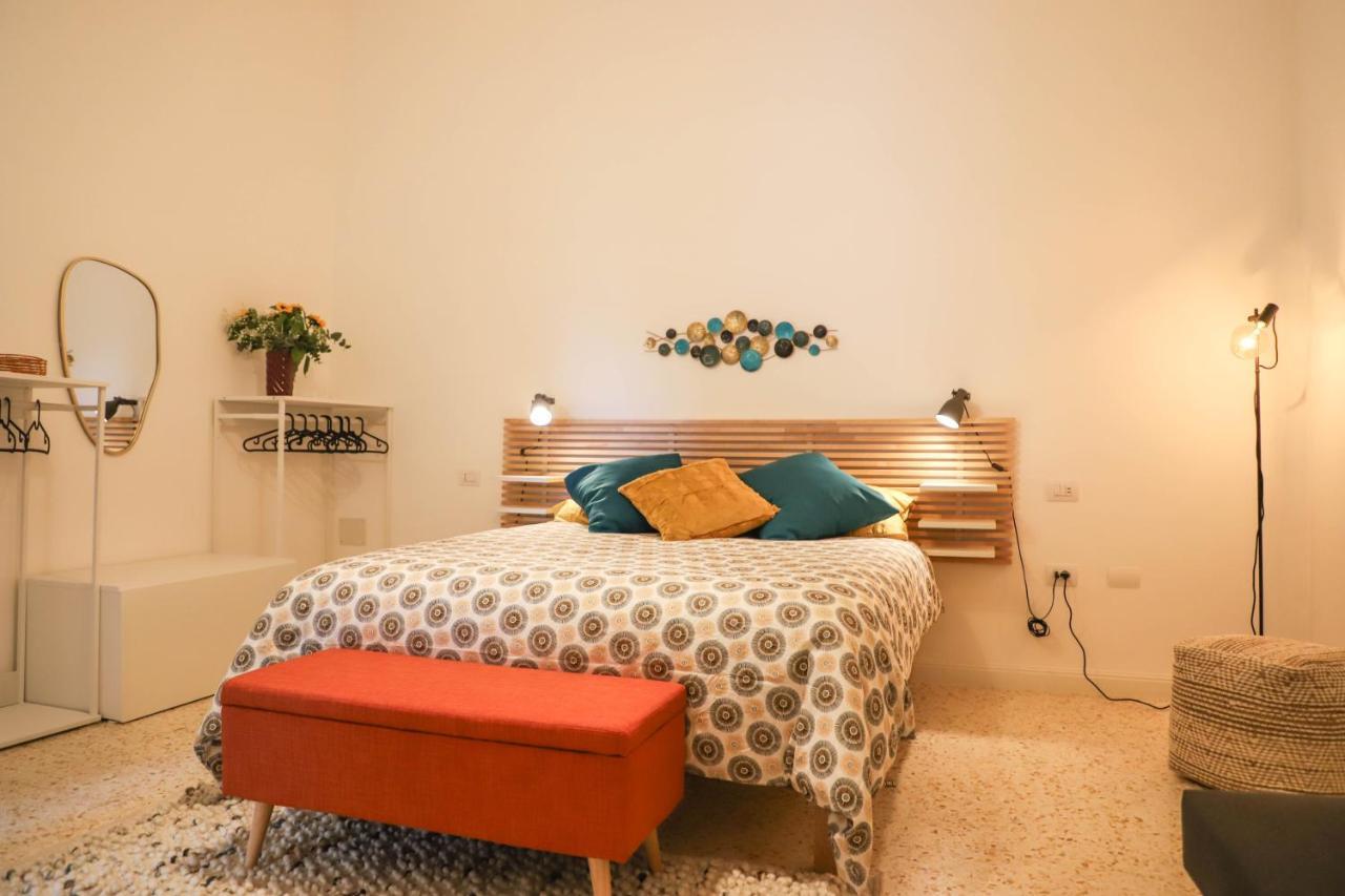 Le Scalette A Santa Chiara Apartment Naples Luaran gambar